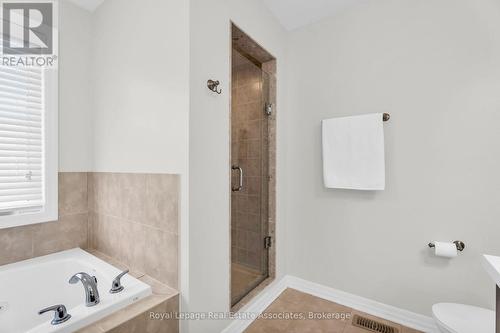 879 Etherington Way, Milton, ON - Indoor Photo Showing Bathroom
