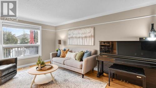 75 Dawn Ridge Drive, Kitchener, ON - Indoor Photo Showing Living Room