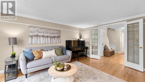 75 Dawn Ridge Drive, Kitchener, ON - Indoor Photo Showing Living Room