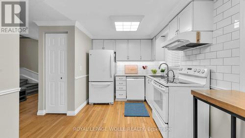 75 Dawn Ridge Drive, Kitchener, ON - Indoor Photo Showing Kitchen