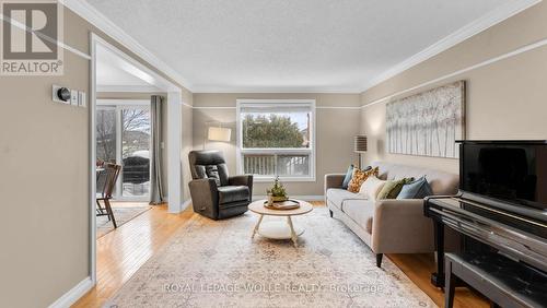 75 Dawn Ridge Drive, Kitchener, ON - Indoor Photo Showing Living Room