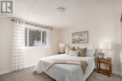 33 Gemini Drive, Hamilton, ON - Indoor Photo Showing Bedroom