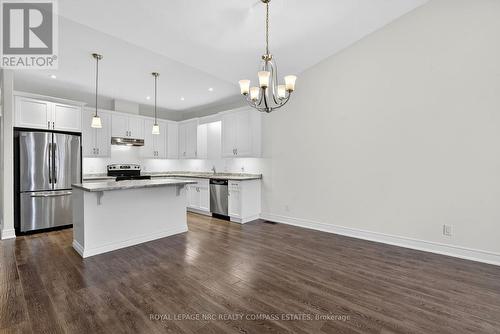 3 Tabitha Court, St. Catharines (Carlton/Bunting), ON - Indoor Photo Showing Kitchen With Upgraded Kitchen