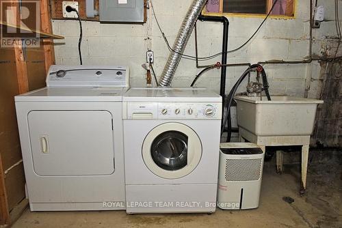 Laundry room with tub. - 1305 Kingston Avenue, Ottawa, ON - Indoor Photo Showing Laundry Room