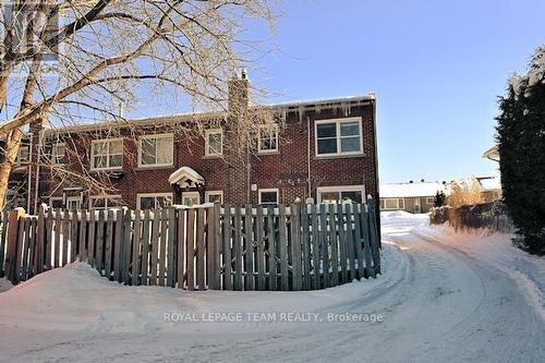 Driveway/lane to parking. - 1305 Kingston Avenue, Ottawa, ON - Outdoor