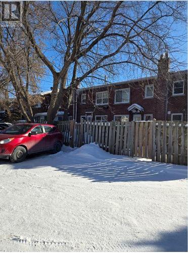 Parking area is behind backyard fence. - 1305 Kingston Avenue, Ottawa, ON - Outdoor