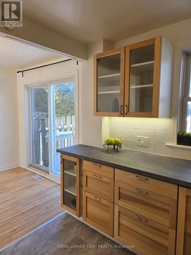 Lots of counter space! - 1305 Kingston Avenue, Ottawa, ON - Indoor Photo Showing Other Room