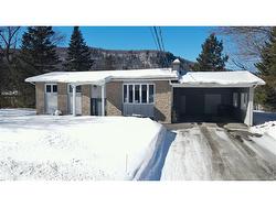 49 Hubert ST  Edmundston, NB E3V 4K6