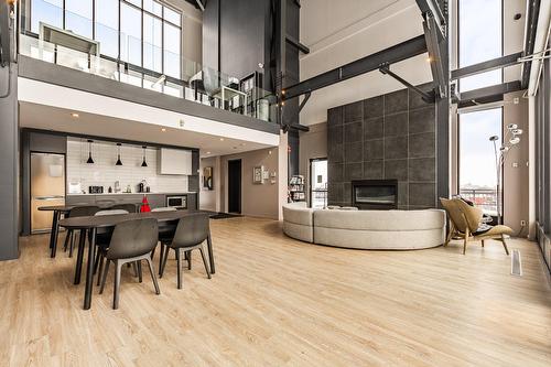 Common room - 320-3810 Rue St-Antoine O., Montréal (Le Sud-Ouest), QC - Indoor With Fireplace