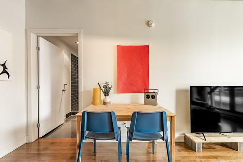 Dinette - 320-3810 Rue St-Antoine O., Montréal (Le Sud-Ouest), QC - Indoor