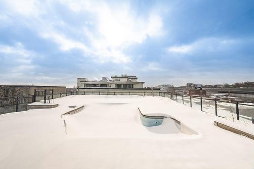 Pool - 320-3810 Rue St-Antoine O., Montréal (Le Sud-Ouest), QC - Outdoor With View