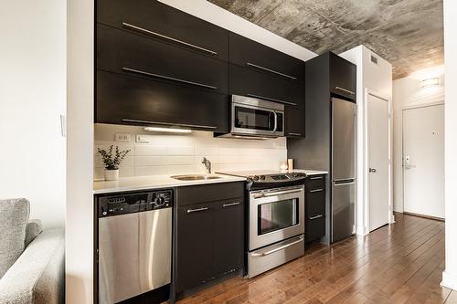 Kitchen - 320-3810 Rue St-Antoine O., Montréal (Le Sud-Ouest), QC - Indoor Photo Showing Kitchen With Upgraded Kitchen