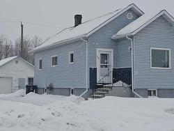 1208 Gore Street W  Thunder Bay, ON P7E 3T5