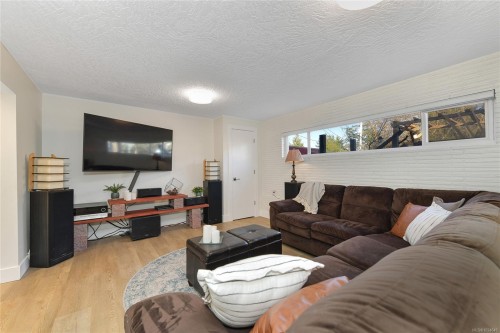 2048 Courser Dr, Sidney, BC 