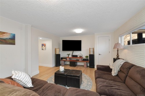 2048 Courser Dr, Sidney, BC 