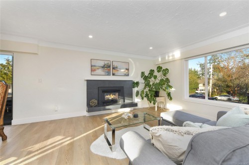 2048 Courser Dr, Sidney, BC 