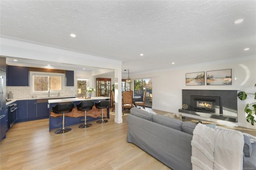 2048 Courser Dr, Sidney, BC 