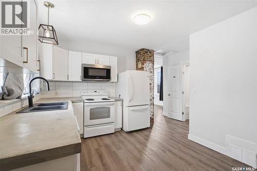 450 River Street E, Prince Albert, SK - Indoor Photo Showing Kitchen With Double Sink