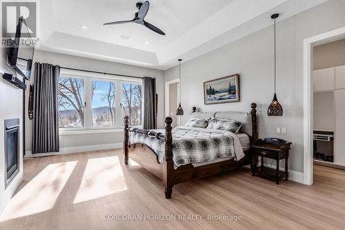 111 Grand Ridge Drive, Cambridge, ON - Indoor Photo Showing Bedroom
