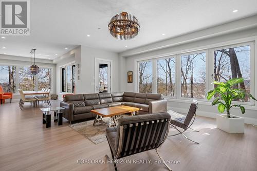 111 Grand Ridge Drive, Cambridge, ON - Indoor Photo Showing Living Room