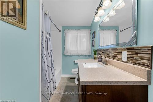77 Lawfield Drive, Hamilton, ON - Indoor Photo Showing Bathroom