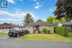 B - 848 WILLOW AVENUE  Ottawa, ON K1E 1C5