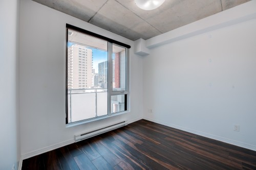 Chambre à coucher - 719-1235 Rue Bishop, Montréal (Ville-Marie), QC - Indoor Photo Showing Other Room