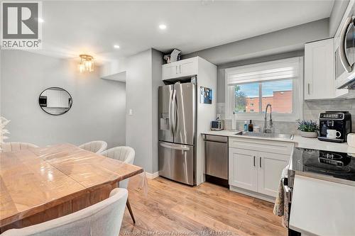 2739 Meadowbrook Lane, Windsor, ON - Indoor Photo Showing Kitchen