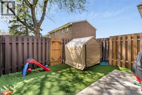 2739 Meadowbrook Lane, Windsor, ON - Outdoor