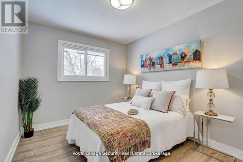 183 Sekura Street, Cambridge, ON - Indoor Photo Showing Bedroom