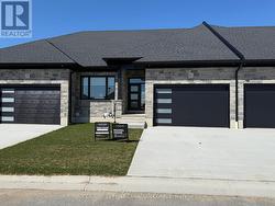 10 - 32 POSTMA CRESCENT North Middlesex (Ailsa Craig), ON N0M 1A0