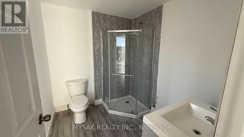 7 King Street, St. Catharines, ON - Indoor Photo Showing Bathroom