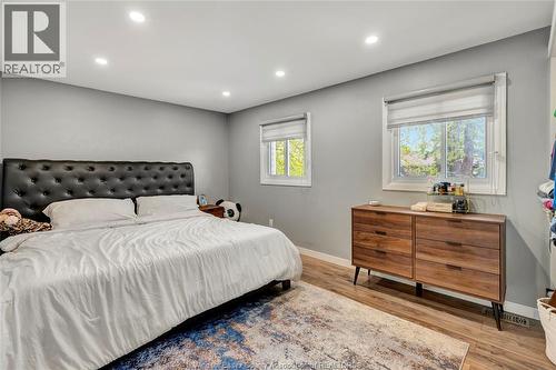 2739 Meadowbrook Lane, Windsor, ON - Indoor Photo Showing Bedroom