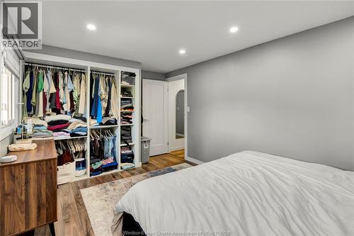 2739 Meadowbrook Lane, Windsor, ON - Indoor Photo Showing Bedroom