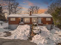 4-4A Amelia Place  Dartmouth, NS B2Y 2C8