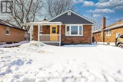 312 CADILLAC AVENUE S  Oshawa, ON L1H 5Z8