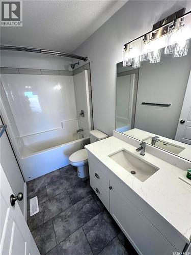 1121 Camden Gardens, White City, SK - Indoor Photo Showing Bathroom