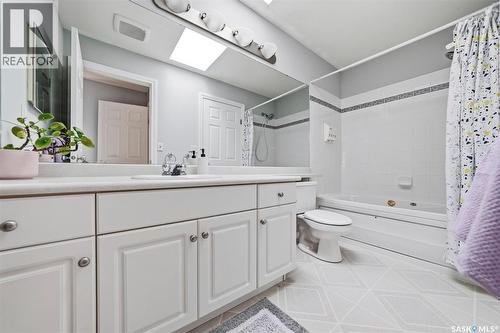 59 103 Banyan Crescent, Saskatoon, SK - Indoor Photo Showing Bathroom