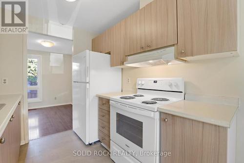 18 - 35 THISTLEDOWN COURT  Ottawa, ON K2J 1J4