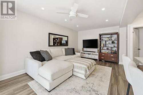 489 Timber Lane, Burlington, ON - Indoor Photo Showing Living Room