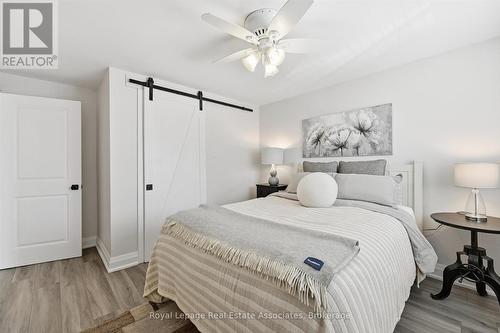 489 Timber Lane, Burlington, ON - Indoor Photo Showing Bedroom