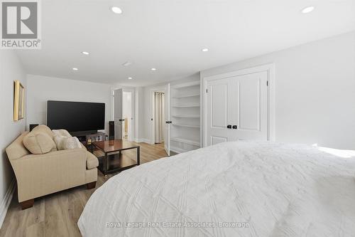 489 Timber Lane, Burlington, ON - Indoor Photo Showing Bedroom