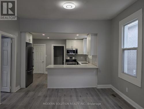266 Beach Road, Hamilton, ON - Indoor Photo Showing Kitchen