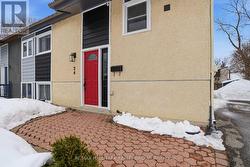 24 BINSCARTH CRESCENT  Ottawa, ON K2L 1S1