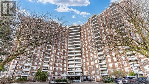 205 - 5 SHADY GOLFWAY  Toronto, ON M3C 3A5