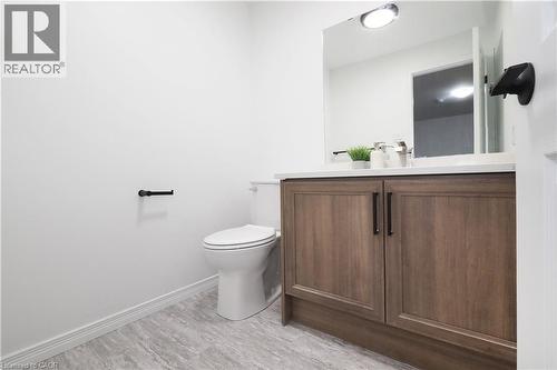 433 Exmoor Street, Waterloo, ON - Indoor Photo Showing Bathroom