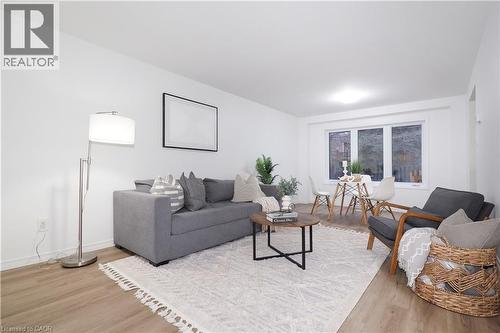 433 Exmoor Street, Waterloo, ON - Indoor Photo Showing Living Room