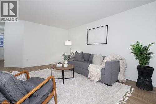 433 Exmoor Street, Waterloo, ON - Indoor Photo Showing Living Room