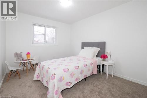 433 Exmoor Street, Waterloo, ON - Indoor Photo Showing Bedroom