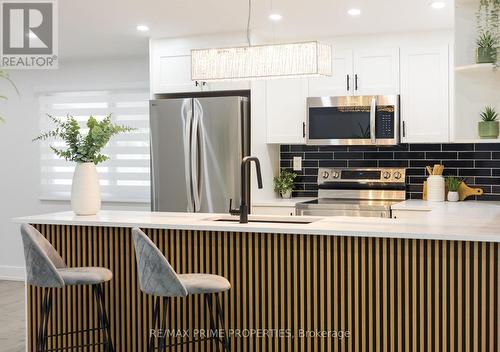 1035 Connery Avenue, Ottawa, ON - Indoor Photo Showing Kitchen With Stainless Steel Kitchen With Upgraded Kitchen